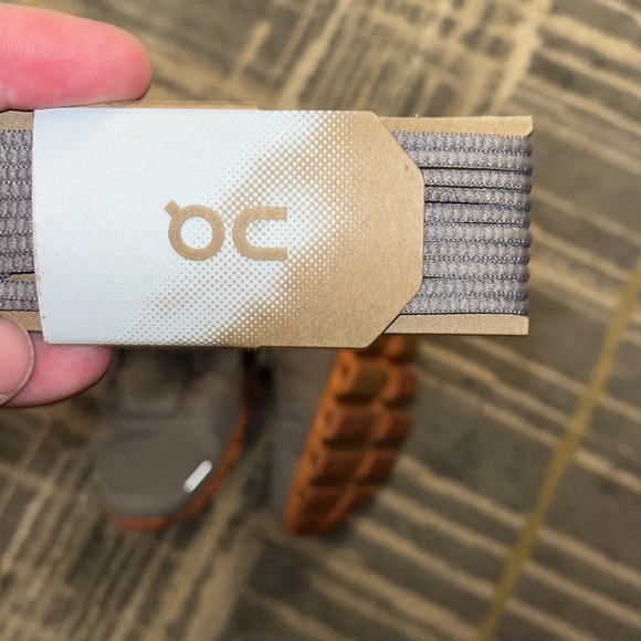 On cloud size 8 - Picture 4 of 4